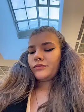 Holy Tereza online show from May 29, 2026, 3:32 pm