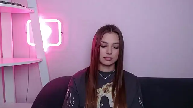 MilanaAngelAs online show from April 6, 2026, 4:46 am