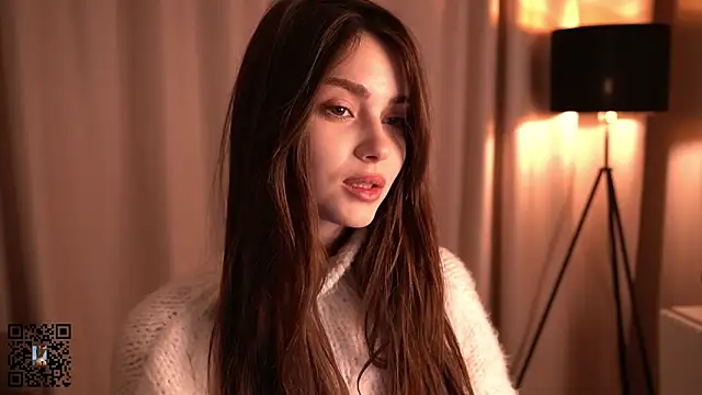 CarmenMoore26 online show from March 3, 2025, 8:32 pm