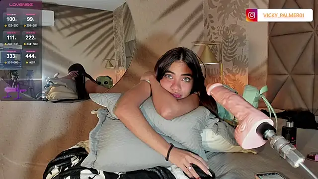 Vicky Palmer online show from December 15, 2024, 8:25 pm