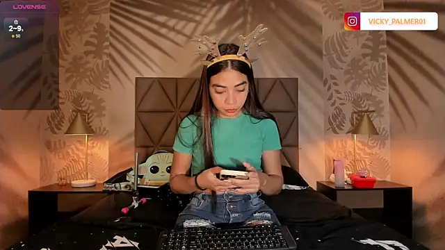 Vicky Palmer online show from December 16, 2024, 8:48 pm