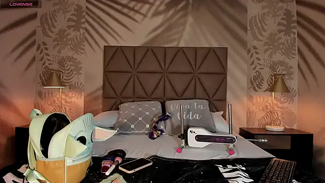 Vicky Palmer online show from January 13, 2025, 8:37 pm