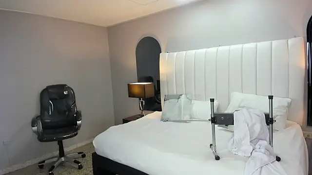vanity sex online show from December 13, 2024, 11:45 am