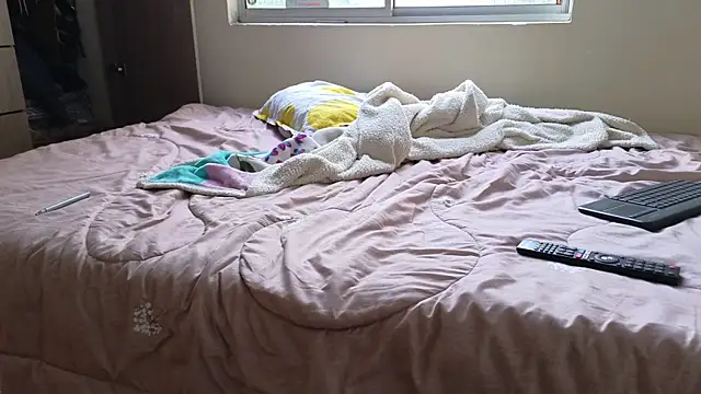 ViolettaSummer online show from January 12, 2025, 12:01 pm