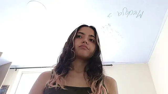 ViolettaSummer online show from January 17, 2025, 6:23 pm