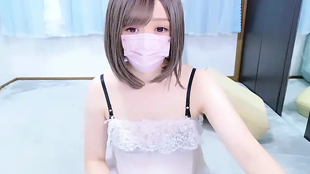 Snapshot of -YU- chatting on October 9, 2025, 5:22 pm -YU- online show from October 9, 2025, 5:22 pm