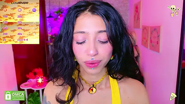 REDHOTTER  online show from November 4, 2025, 8:19 pm