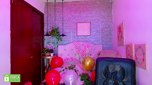 REDHOTTER  online show from February 11, 2026, 7:52 pm