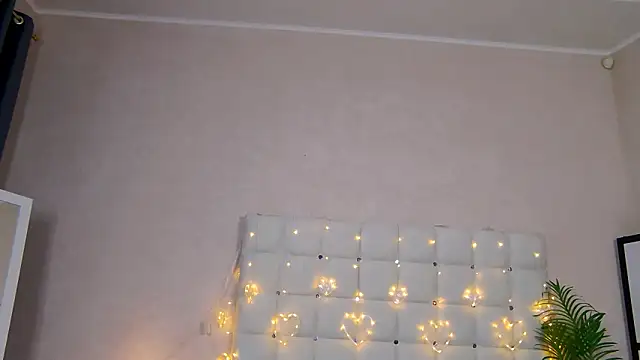NicoleRosss online show from January 19, 2025, 10:28 am