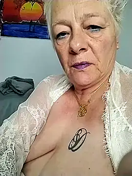 Snapshot of SoDi_Love chatting on March 17, 2025, 5:56 am SoDi Love online show from March 17, 2025, 5:56 am