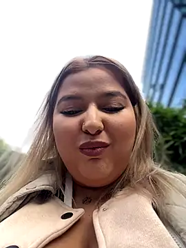 AllysonK online show from December 5, 2024, 11:49 am