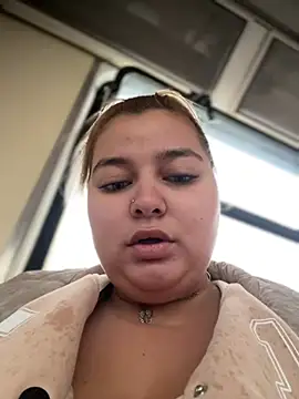 AllysonK online show from December 7, 2024, 9:39 am