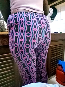 Snapshot of zainabsmile chatting on October 11, 2025, 3:21 pm zainabsmile online show from October 11, 2025, 3:21 pm