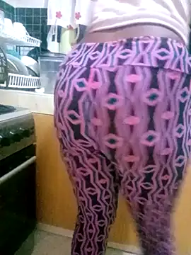 Snapshot of zainabsmile chatting on November 3, 2025, 5:03 pm zainabsmile online show from November 3, 2025, 5:03 pm