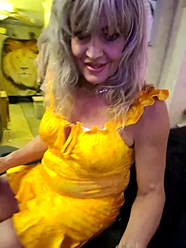 annika lately online show from October 17, 2025, 3:42 am