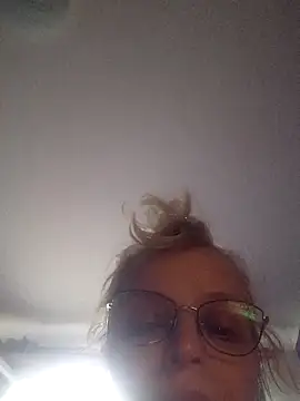 Snapshot of BritneyHudson chatting on September 21, 2025, 6:15 am BritneyHudson online show from September 21, 2025, 6:15 am