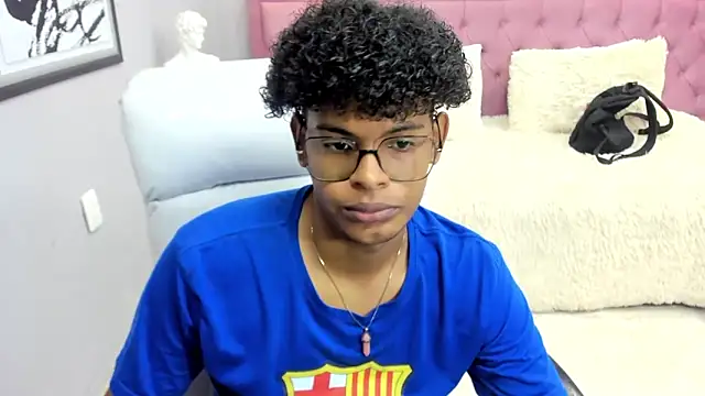 Snapshot of boylittle19cm chatting on November 22, 2025, 12:26 pm boylittle19cm online show from November 22, 2025, 12:26 pm