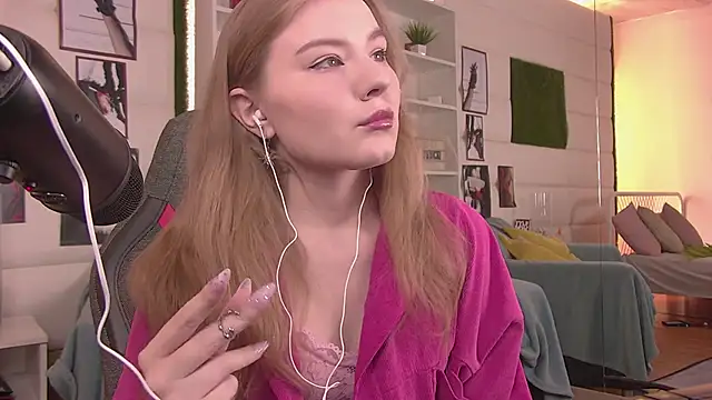 Snapshot of ValerieViolette chatting on February 20, 2025, 6:50 am ValerieViolette online show from February 20, 2025, 6:50 am