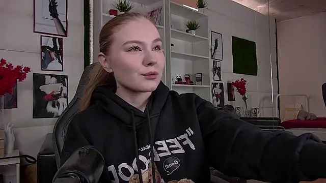 Snapshot of ValerieViolette chatting on February 27, 2025, 9:32 am ValerieViolette online show from February 27, 2025, 9:32 am