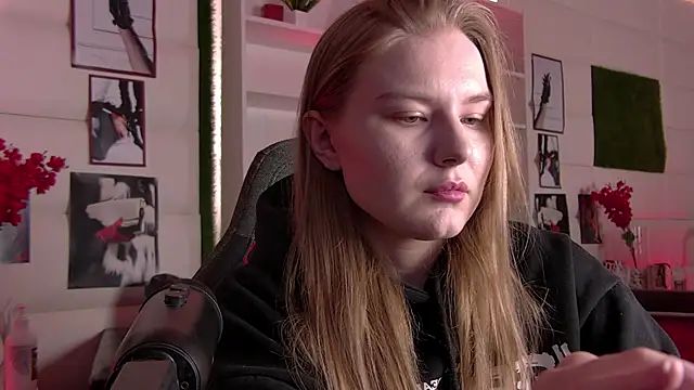 Snapshot of ValerieViolette chatting on March 1, 2025, 9:18 am ValerieViolette online show from March 1, 2025, 9:18 am