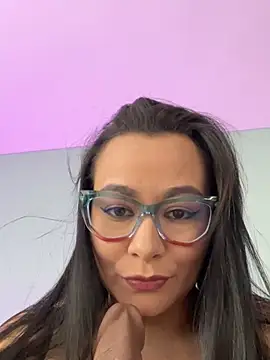 sharon leone26 online show from March 15, 2026, 8:15 pm