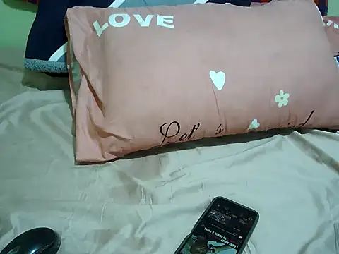 Snapshot of just_lela chatting on February 20, 2025, 1:08 pm just lela online show from February 20, 2025, 1:08 pm