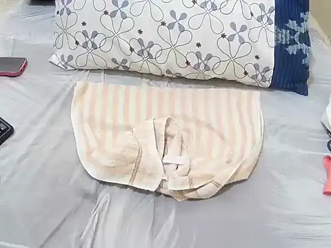 Snapshot of just_lela chatting on October 15, 2025, 12:05 pm just lela online show from October 15, 2025, 12:05 pm