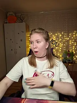 D0nna  online show from March 18, 2026, 3:59 pm