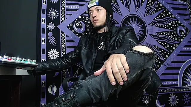 Dicaprioo  online show from January 10, 2025, 8:04 pm