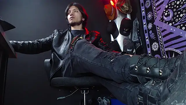 Dicaprioo  online show from March 13, 2025, 8:22 pm