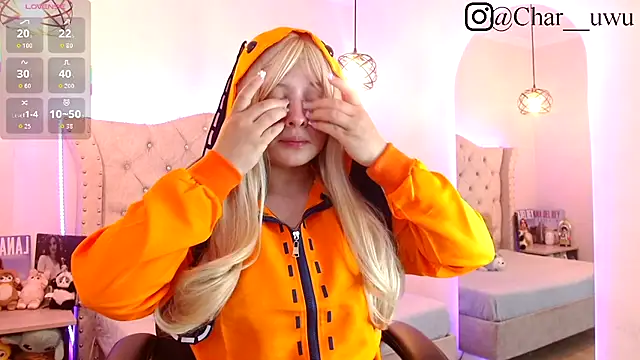 Charlotte Jones   online show from October 13, 2025, 11:32 am