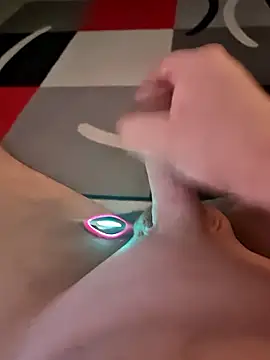 Szeltolo001 online show from January 6, 2026, 3:32 am