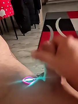 Szeltolo001 online show from March 31, 2026, 2:13 am