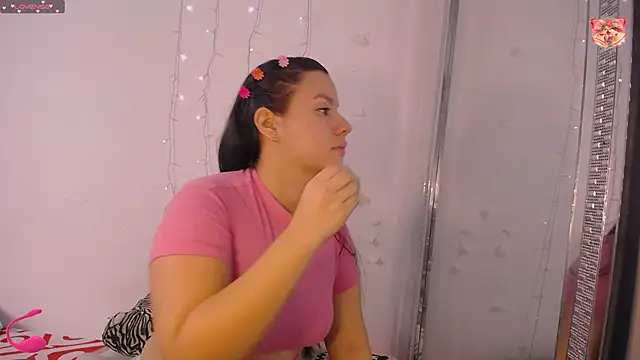 Mia  reys online show from December 24, 2024, 11:17 am