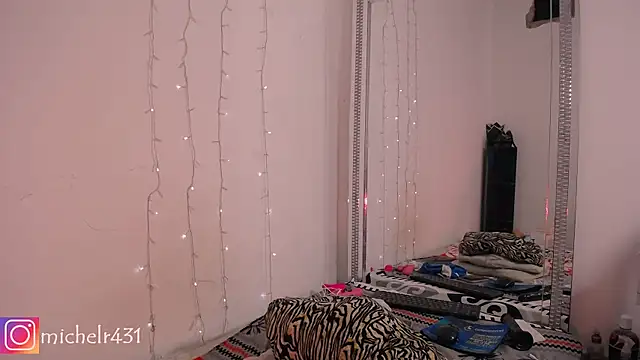 Mia  reys online show from February 2, 2025, 4:54 pm