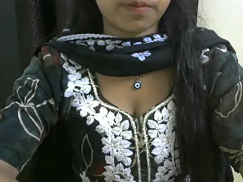 momo lov online show from September 26, 2025, 5:22 am