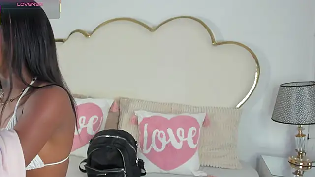 CahitlinBell online show from October 24, 2025, 5:48 am