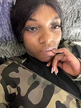 CahitlinBell online show from December 5, 2025, 9:40 am