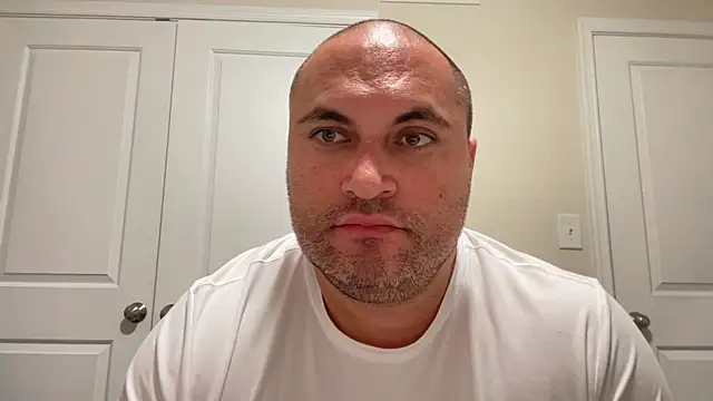 Snapshot of SluggishChase99 chatting on November 12, 2025, 4:35 am SluggishChase99 online show from November 12, 2025, 4:35 am