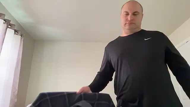 Snapshot of SluggishChase99 chatting on February 16, 2026, 2:35 pm SluggishChase99 online show from February 16, 2026, 2:35 pm