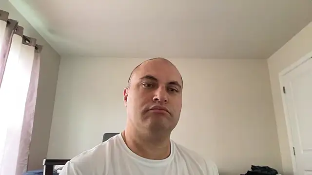 Snapshot of SluggishChase99 chatting on May 8, 2026, 2:33 pm SluggishChase99 online show from May 8, 2026, 2:33 pm