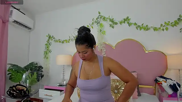 EmmaCrush online show from September 25, 2025, 8:34 pm