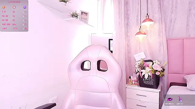 bella-green online show from March 12, 2025, 7:06 pm