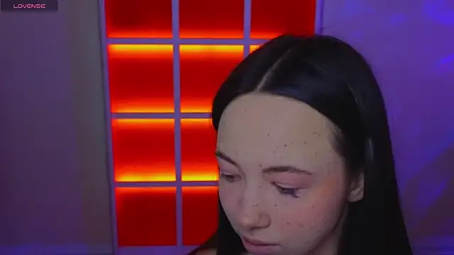 Hayle Hill online show from November 5, 2025, 2:33 am