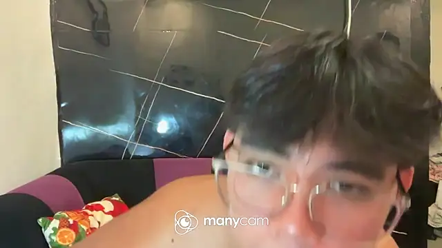 hoenika online show from February 7, 2026, 1:59 pm