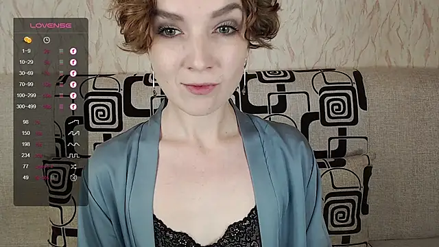 Snapshot of TinaWince chatting on October 4, 2025, 4:43 am TinaWince online show from October 4, 2025, 4:43 am