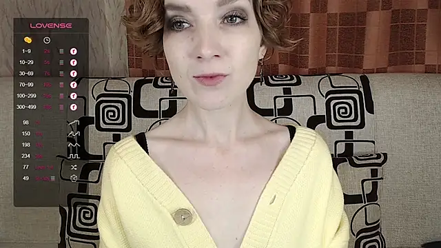 Snapshot of TinaWince chatting on November 6, 2025, 4:35 am TinaWince online show from November 6, 2025, 4:35 am