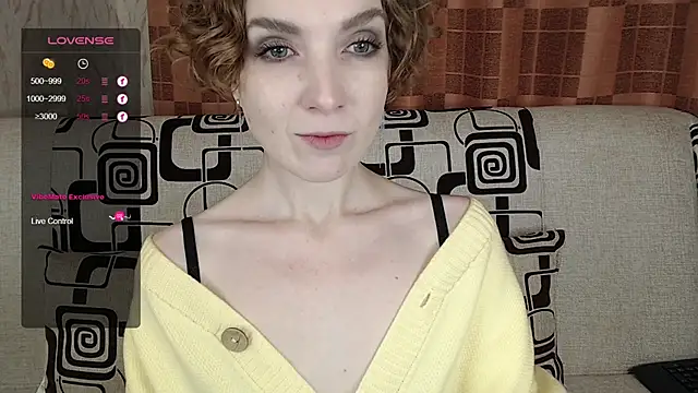 TinaWince online show from November 16, 2025, 4:51 am