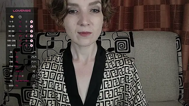 TinaWince online show from July 4, 2026, 5:02 am