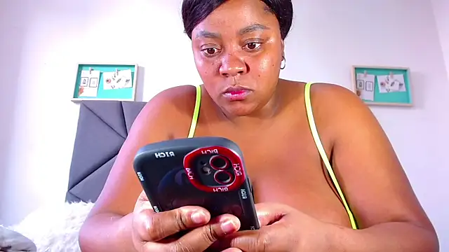 Snapshot of LAISYBROWNX chatting on December 9, 2024, 9:58 pm LAISYBROWNX online show from December 9, 2024, 9:58 pm